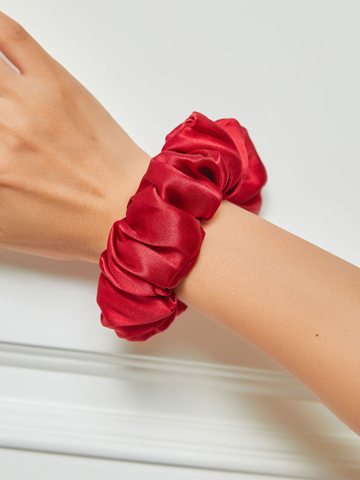 SilkSilky US 19Momme Pure Silk Scrunchie Red 001