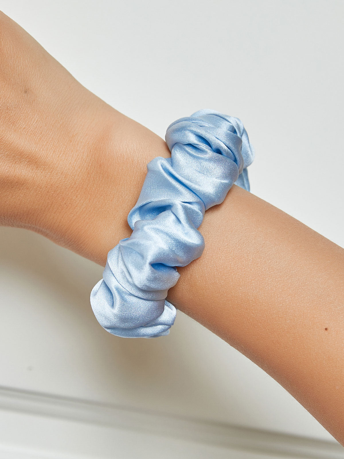 SilkSilky US 19Momme Pure Silk Scrunchie Blue 001