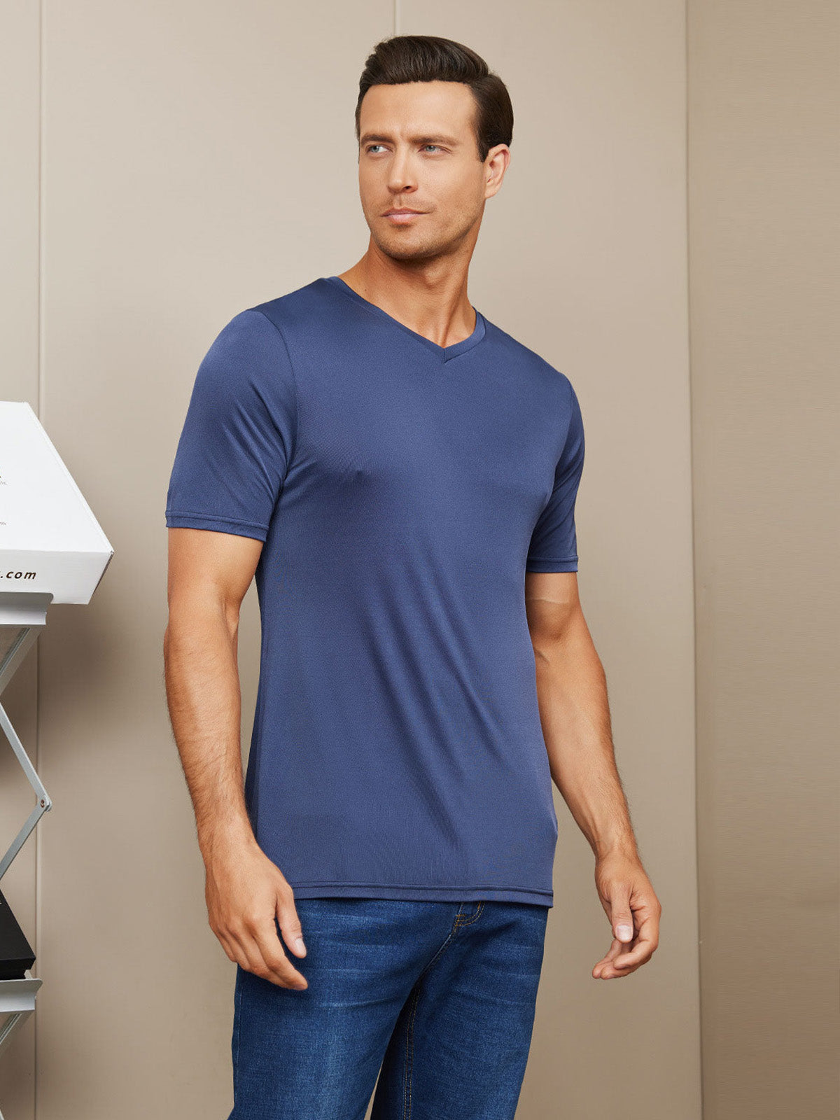 Mens Basic V-Neck Silk Knitted Tee